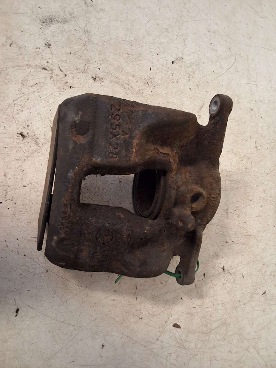 Bremsecaliper høyre foran til Mercedes B-Klasse 2011-2018 (W246) (W246) (MERCEDES|A 000 421 74 81|)