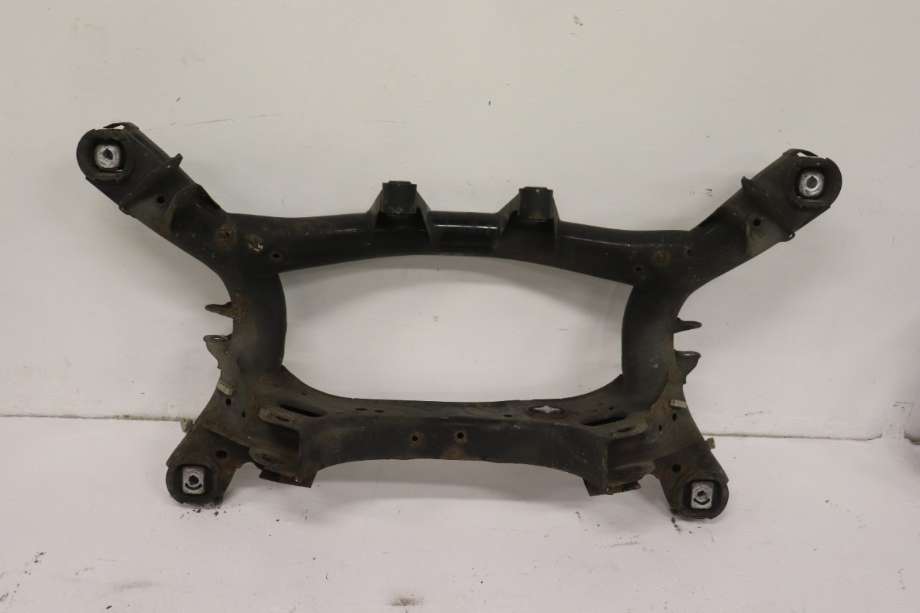 Travers bak til BMW 1-Serie 2011-2015 (Fase 1) (F20/F21) (F20/F21) (BMW|33 31 6 792 505|)