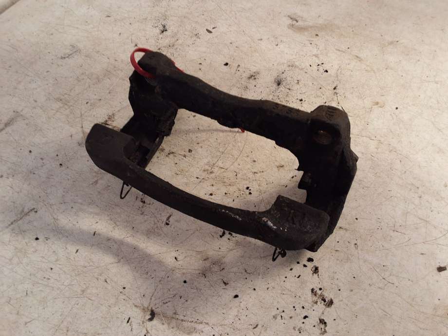 Bremsecaliper brakett til Nissan Qashqai 2014-2021 (Type II)  (NISSAN|)