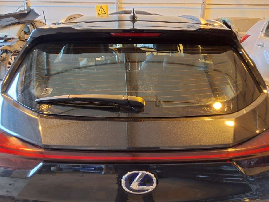 Spoiler bakluke til Lexus UX, 2018-->> (LEXUS|)