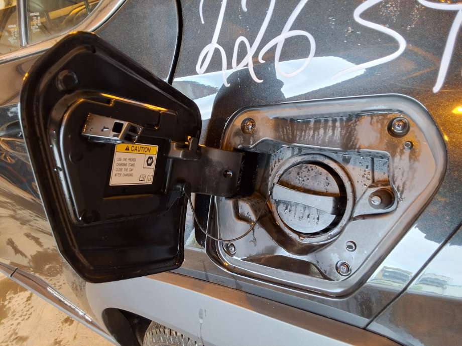 Batterilader inntak/luke til Lexus UX 2018-->> (LEXUS|)