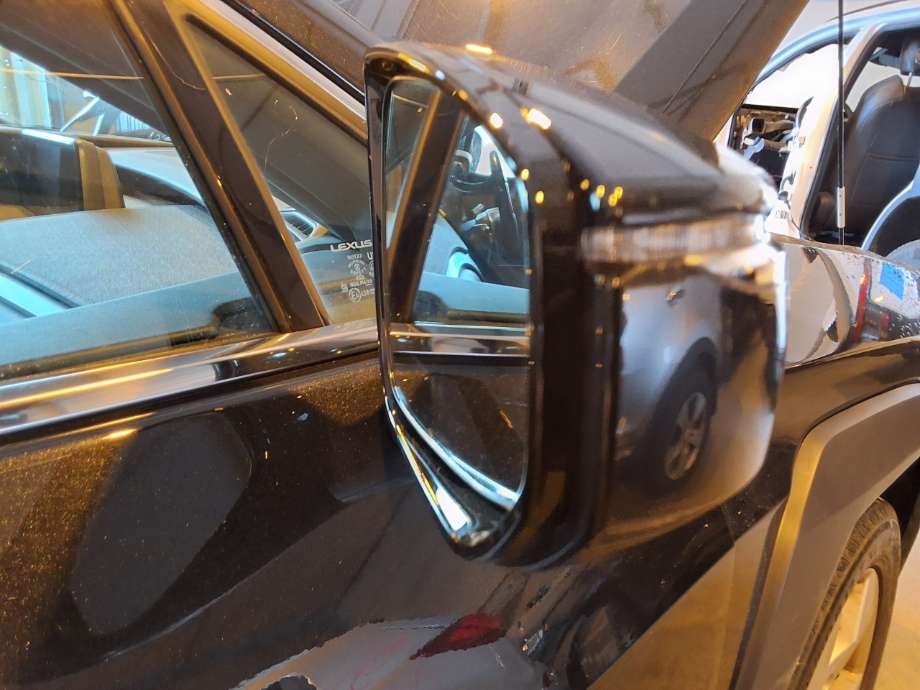 Speil høyre til Lexus UX 2018-->>  (LEXUS|)