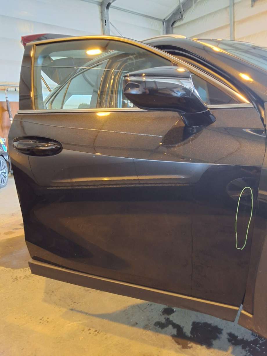 Dør høyre foran til Lexus UX, 2018-->> (LEXUS|)
