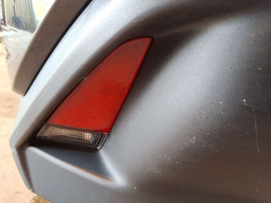 Baklykt fra støtfanger til Lexus UX, 2018-->> (LEXUS|)