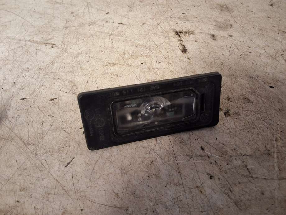 Skiltlys til VW ID.4 2020-->> (VOLKSWAGEN|5NA 943 021|)