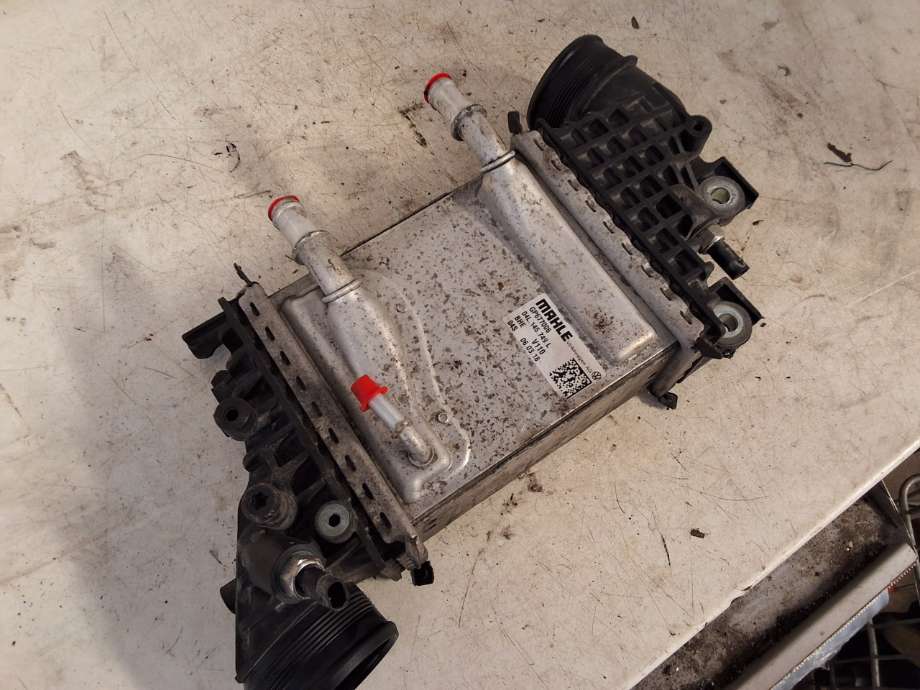 Intercooler til VW Transporter / Caravelle 2015-2019 (T6) (T6) (VOLKSWAGEN|04L 145 749 L|04L 145 749 M|)