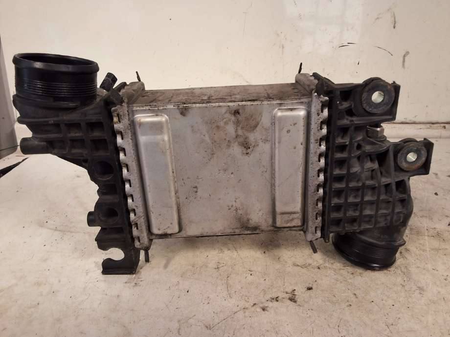 Intercooler til VW Transporter / Caravelle 2015-2019 (T6) (T6) (VOLKSWAGEN|04L 145 749 L|04L 145 749 M|)