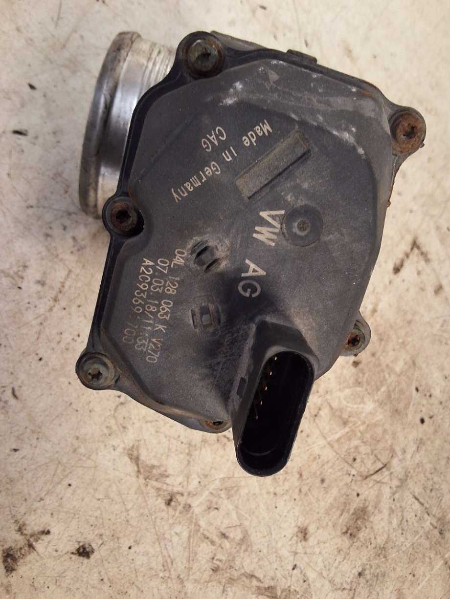 Spjeldhus til VW Transporter / Caravelle 2015-2019 (T6) (T6) (VOLKSWAGEN|04L 128 063 K|)