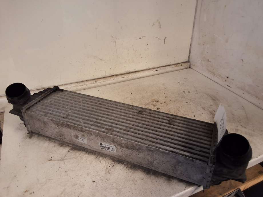 Intercooler til BMW 5-Serie 2010-2017 (F10/F11) (F10/F11) (BMW|17 51 7 577 115|)
