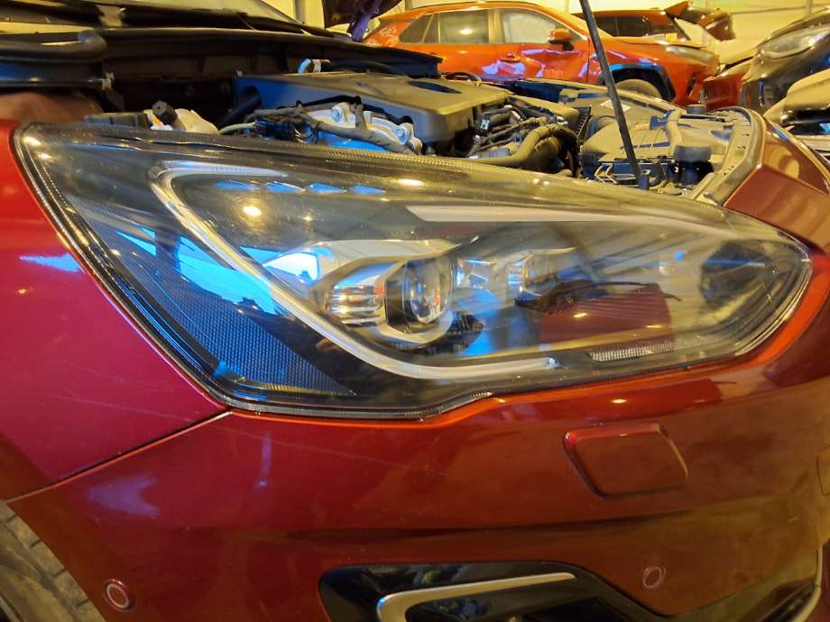 Frontlykt høyre halogen til Ford Focus 2018-->> (Type IV)  