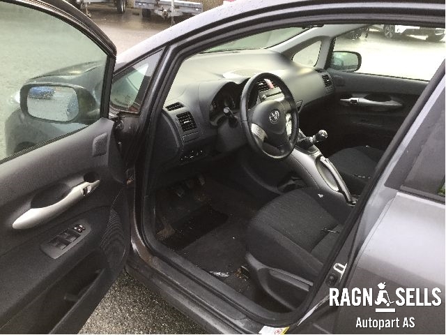 Toyota Auris 2007-2010 (Type I, Fase 1) , Motorkode: 1AD-FTV, Girkassekode: girkasse defekt