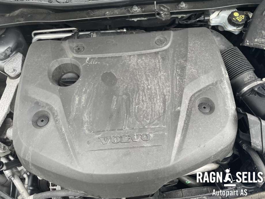 Volvo V40 2012-2019 , Motorkode: D4204T8, Girkassekode: M66