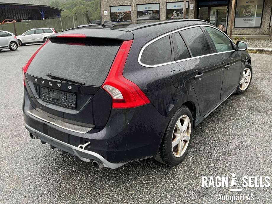 Volvo V60 2010-2013 (Type I, Fase 1) , Motorkode: D5204T3, Girkassekode: M66