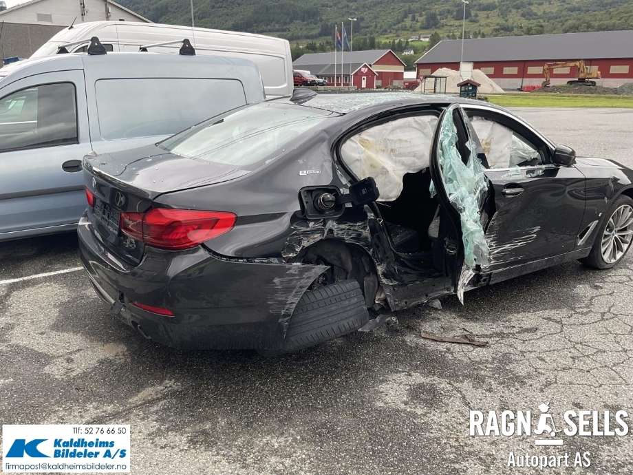BMW 5-Serie 2017-->> (G30/G31) (G30/G31), Motorkode: B48B20A|GC1P25A, Girkassekode: 24 00 9 456 607