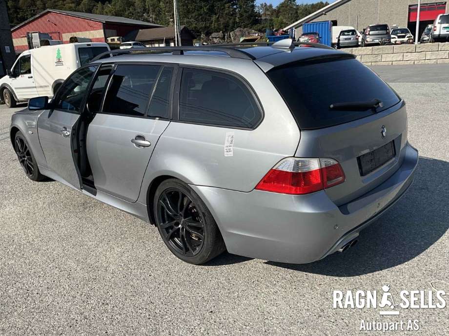 BMW 5-Serie 2003-2010 (E60/E61) (E60/E61), Motorkode: 256D2, Girkassekode: 24 00 7 563 429