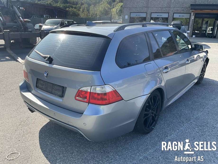 BMW 5-Serie 2003-2010 (E60/E61) (E60/E61), Motorkode: 256D2, Girkassekode: 24 00 7 563 429