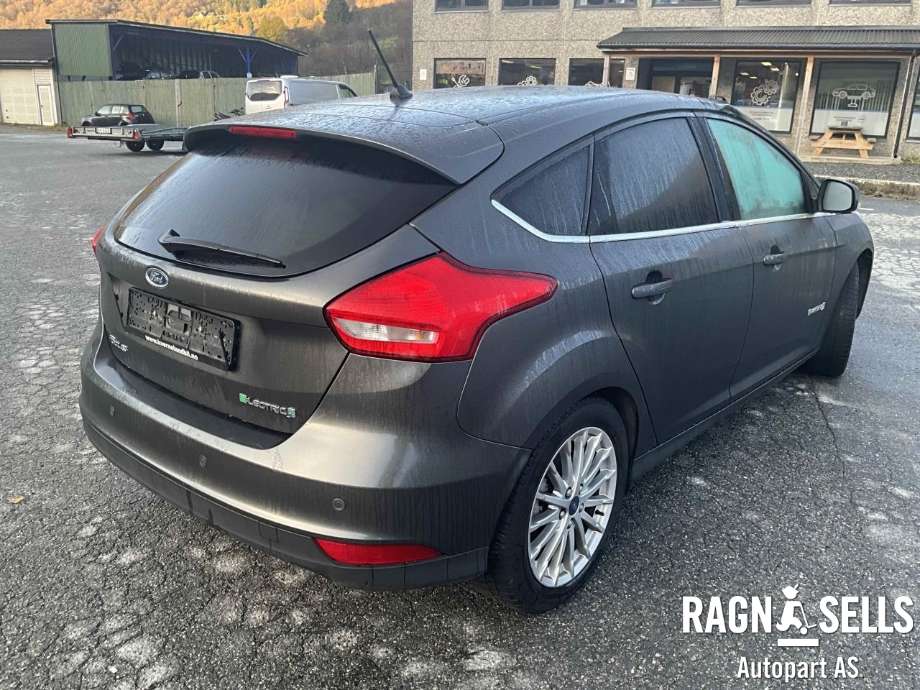 Ford Focus 2014-2018 (Type III, Fase 2) , Motorkode: KDDA, Girkassekode: CM58-7K328-AF