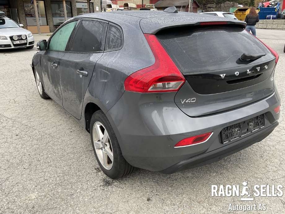 Volvo V40 2012-2019 , Motorkode: D4162T, Girkassekode: B6