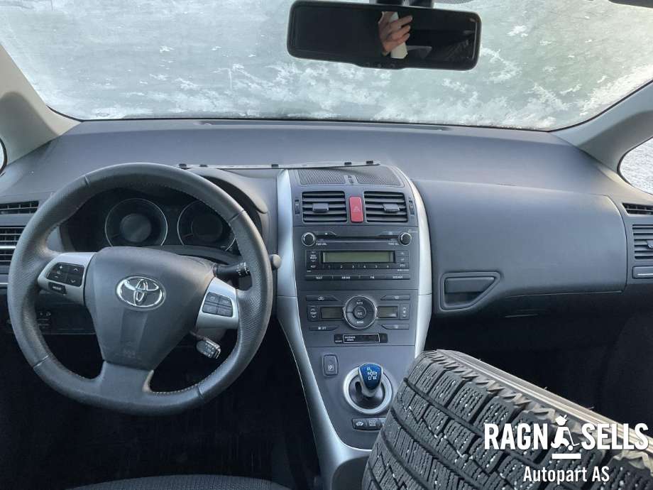 Toyota Auris 2010-2012 (Type I, Fase 2) , Motorkode: 2ZR-FXE, Girkassekode: 30900-47061