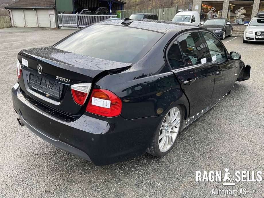 BMW 3-Serie 2005-2011 (E90/E91/E92/E93) (E90/E91/E92/E93), Motorkode: 11 00 0 421 310, Girkassekode: 24 00 7 592 498