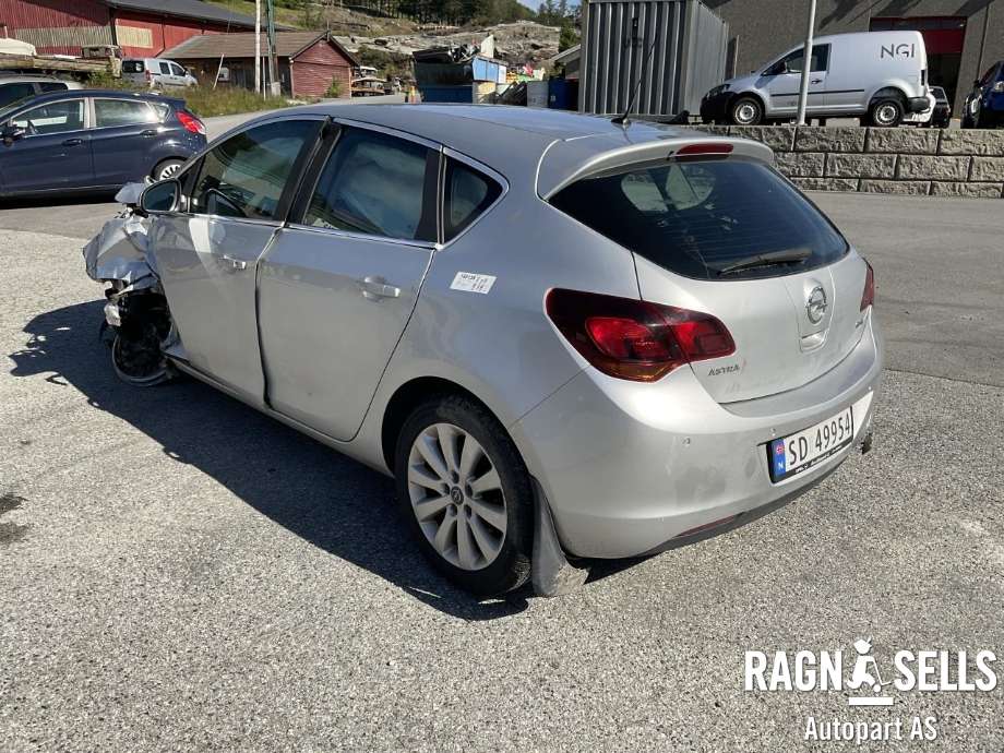 Opel Astra J 2010-2015 , Motorkode: A17DTR, Girkassekode: MZ4