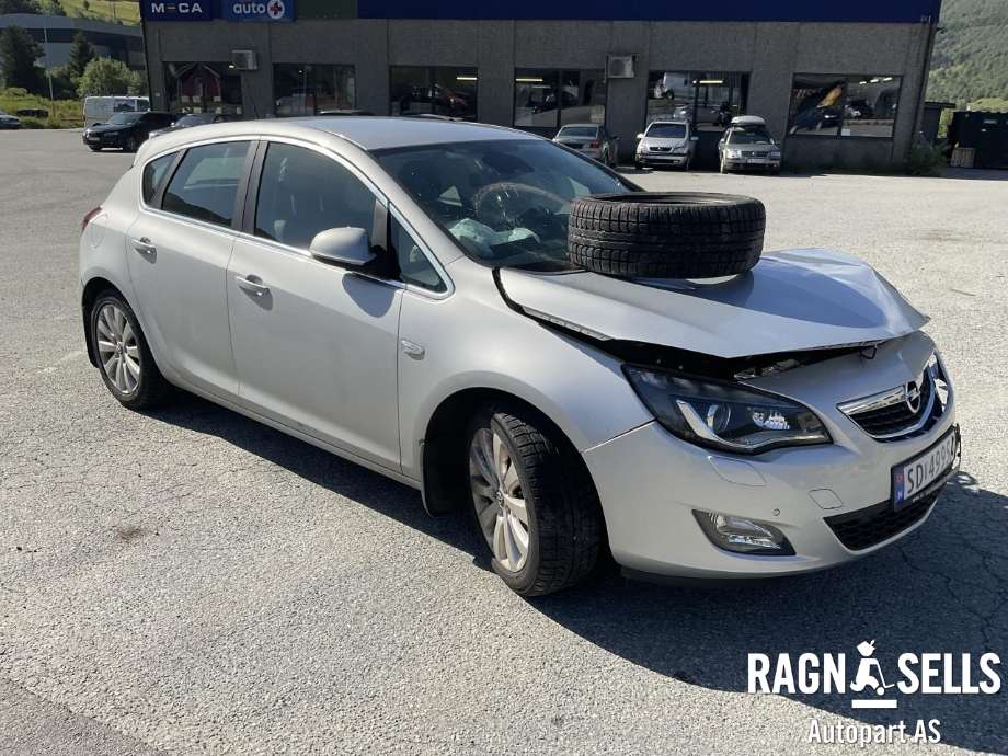 Opel Astra J 2010-2015 , Motorkode: A17DTR, Girkassekode: MZ4