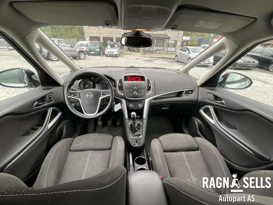 Opel Zafira Tourer 2012-2018 , Motorkode: B16DTH, Girkassekode: 55582881