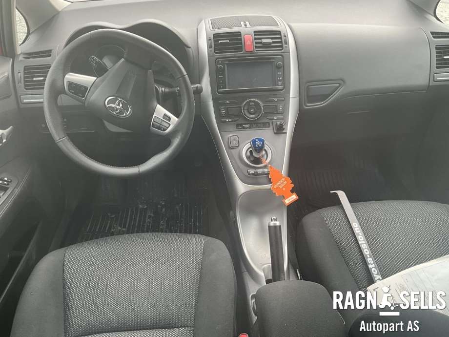 Toyota Auris 2010-2012 (Type I, Fase 2) , Motorkode: 2ZR-FXE, Girkassekode: