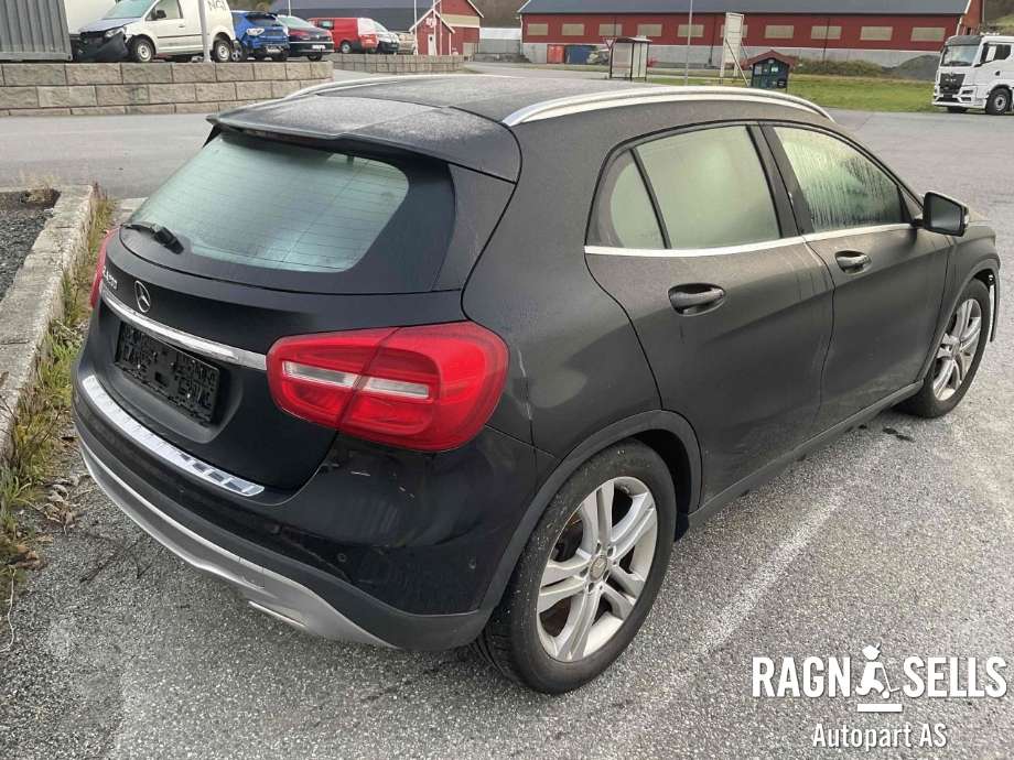 Mercedes GLA 2014-2020 (X156) (X156), Motorkode: 270910, Girkassekode: 