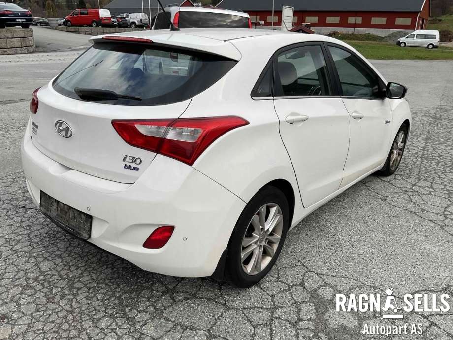 Hyundai i30 2012-2017 (Type II) , Motorkode: D4FB-5IL, Girkassekode: