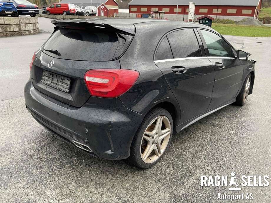 Mercedes A-Klasse 2012-2018 (W176) (W176), Motorkode: 270910, Girkassekode:
