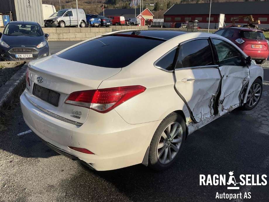 Hyundai i40 2012-2017 , Motorkode: D4FD, Girkassekode: 