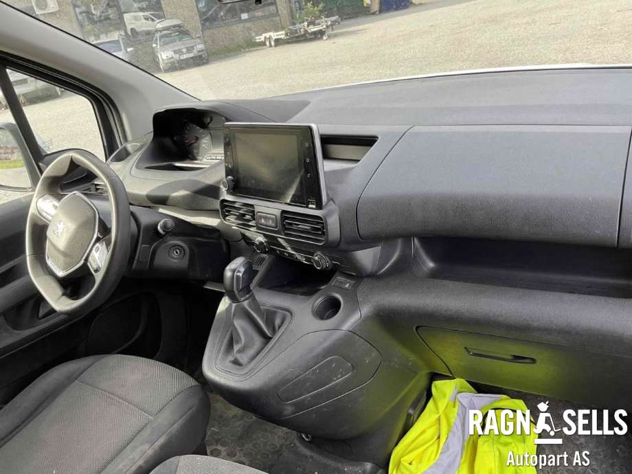 Peugeot Partner 2019-->> (Type III) , Motorkode: YH01, Girkassekode: 