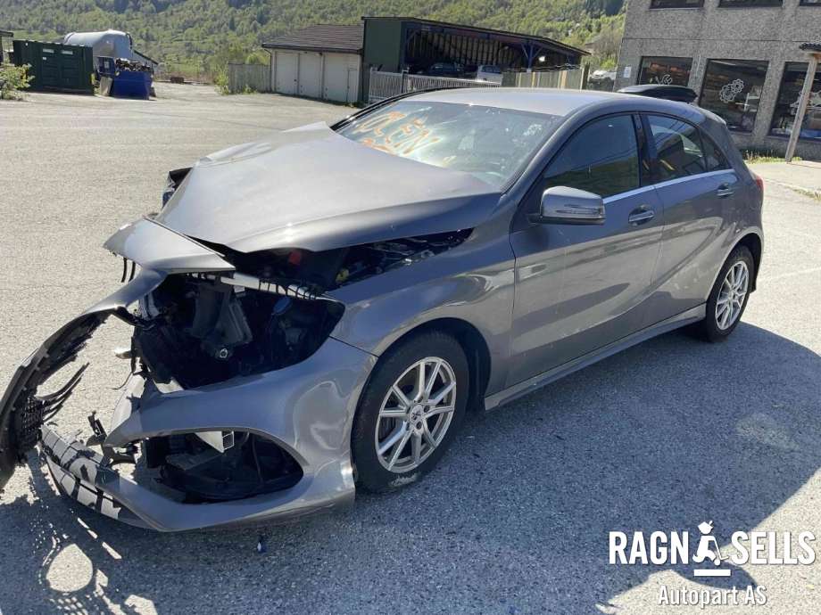 Mercedes A-Klasse 2012-2018 (W176) (W176), Motorkode: 270910, Girkassekode: 
