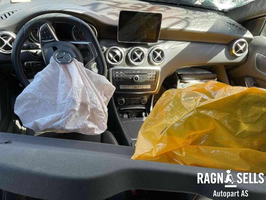 Mercedes A-Klasse 2012-2018 (W176) (W176), Motorkode: 270910, Girkassekode: 