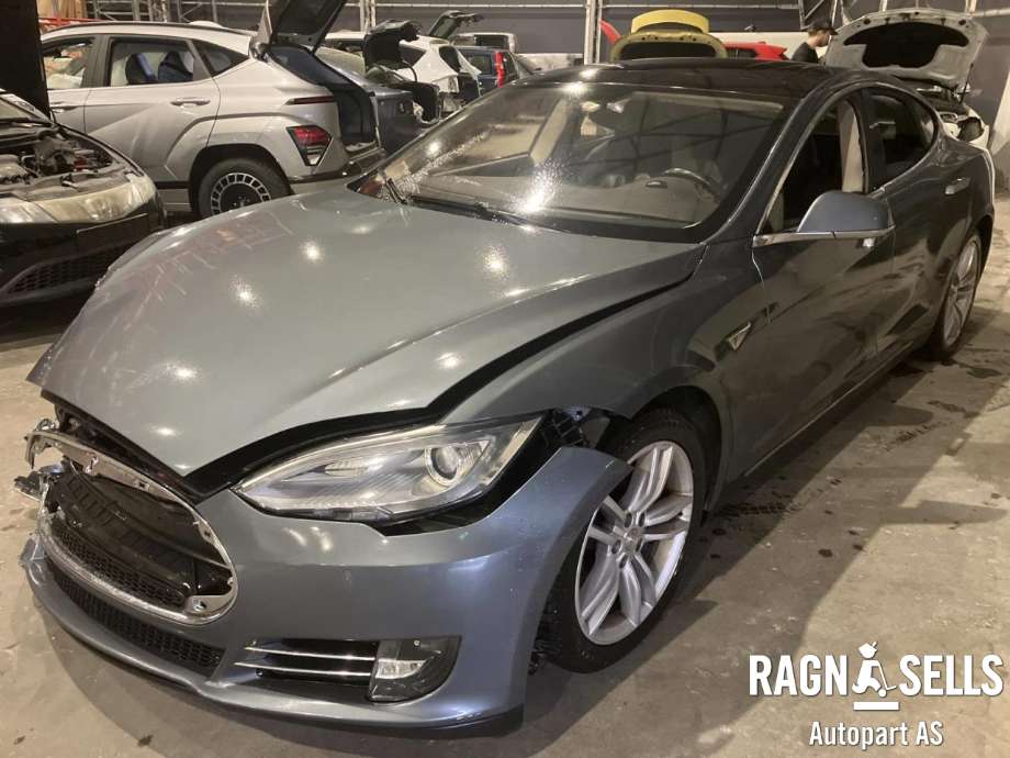 Tesla Model S, 2013-2016 (Fase 1)  delebil , Motorkode: L1S