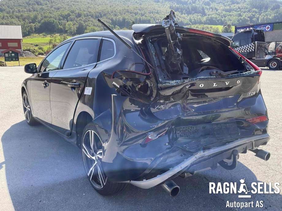 Volvo V40 2012-2019 , Motorkode: B4204T38, Girkassekode: 