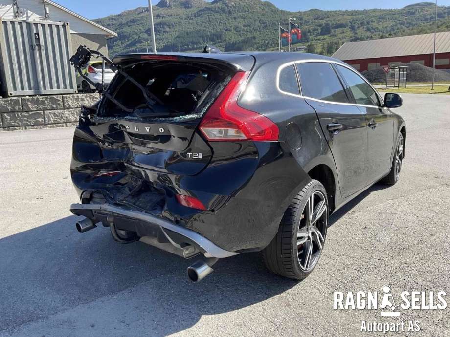 Volvo V40 2012-2019 , Motorkode: B4204T38, Girkassekode: 