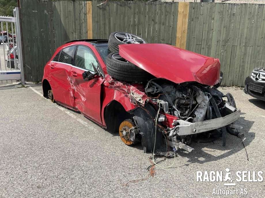 Mercedes A-Klasse 2012-2018 (W176) (W176), Motorkode: 270910, Girkassekode: 