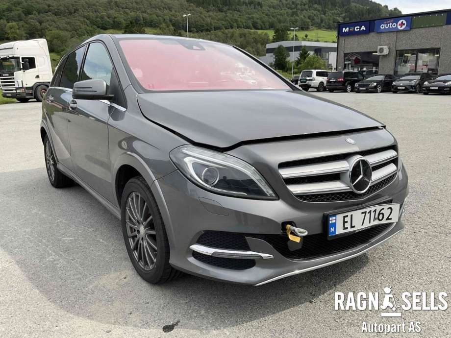 Mercedes B-Klasse 2011-2018 (W246) (W246), Motorkode: EM0004, Girkassekode: 