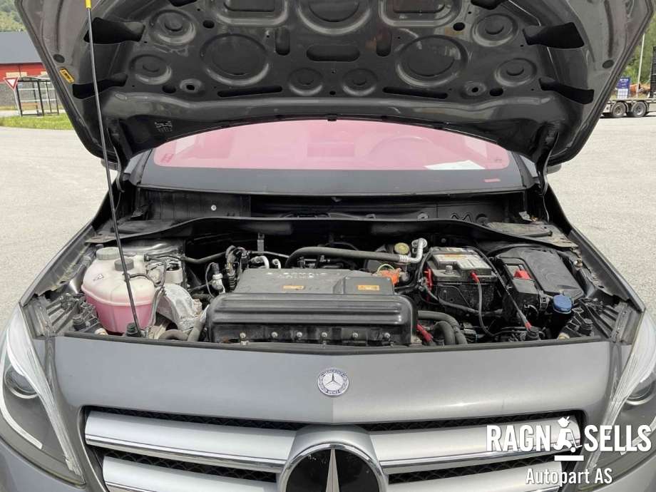 Mercedes B-Klasse 2011-2018 (W246) (W246), Motorkode: EM0004, Girkassekode: 