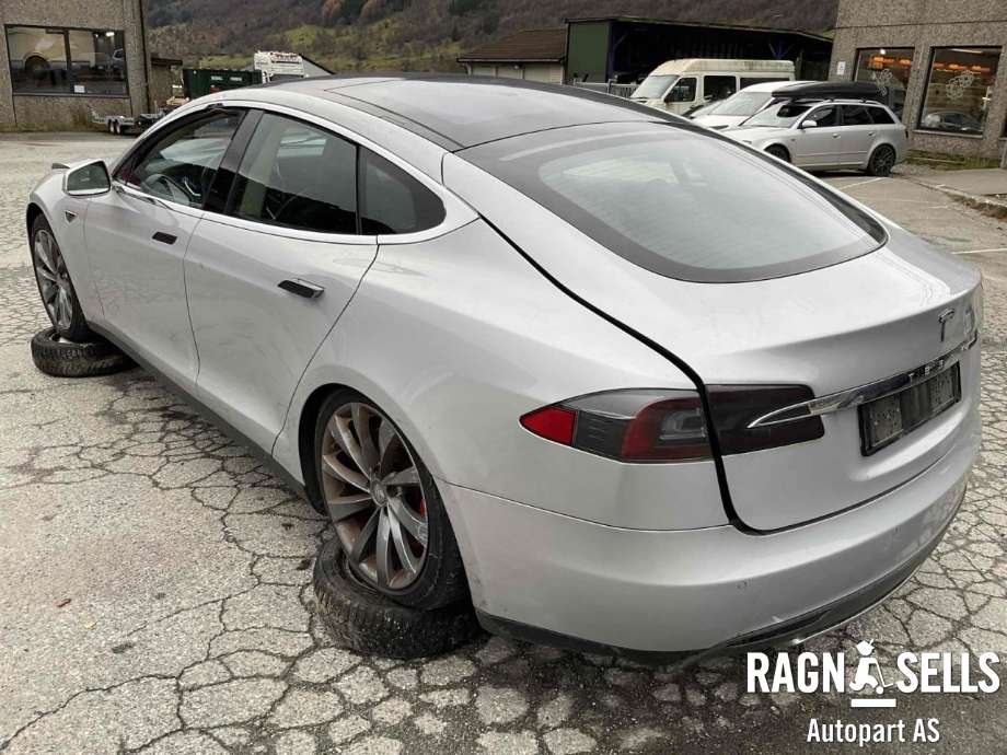 Tesla Model S, 2013-2016 (Fase 1)  delebil , Motorkode: L1S