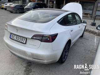 Tesla Model 3,   (|1672096-00-C|1672096-00-D|1672096-00-E)
