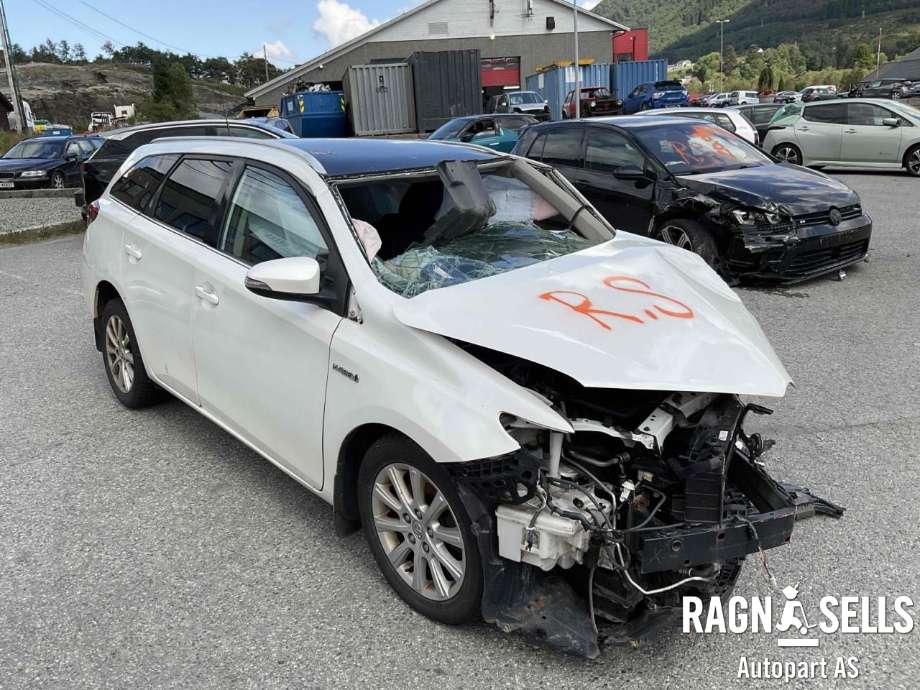Toyota Auris 2013-2015 (Type II, Fase 1) , Motorkode: 2ZR-FXE, Girkassekode: 