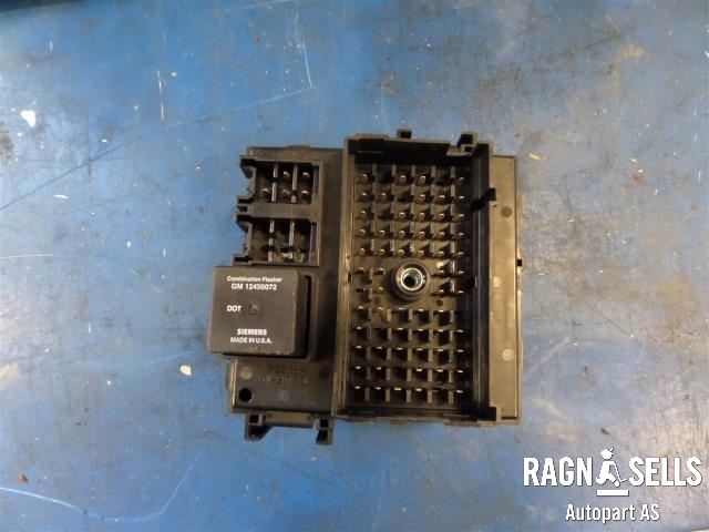Sikringsboks til Chevrolet Tahoe 2001-2005 (Type II) (15770992|1577099201|)