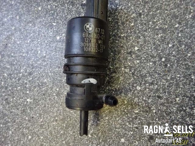 Spylerpumpe foran til BMW X5 2007-2013 (E70) (E70) (67 12 6 934 160|)
