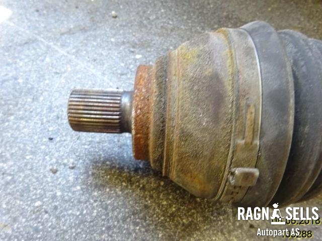 Drivaksel høyre foran, diesel/manuell til VW Caddy 2010-2015 (Type III, Fase 2)  (3C0 407 272 BD||3C0 407 452 HX)