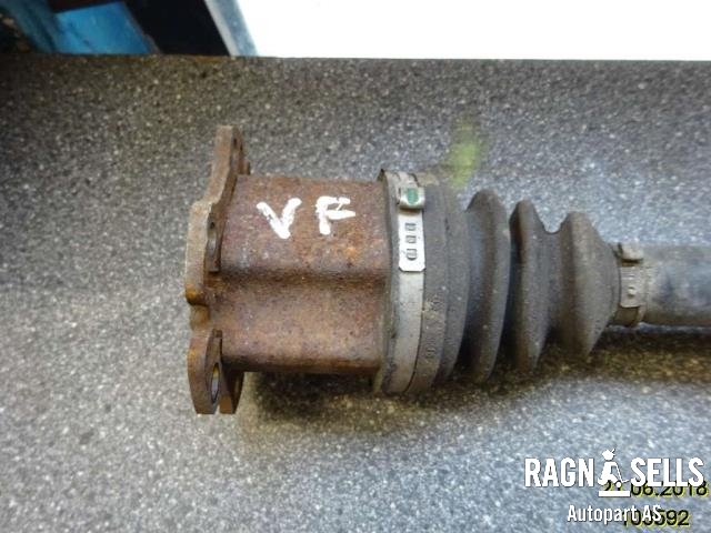 Drivaksel venstre foran, diesel/manuell til Audi A4 2004-2008 (Type III) (B7) (B7) (8E0 407 271 AT|)