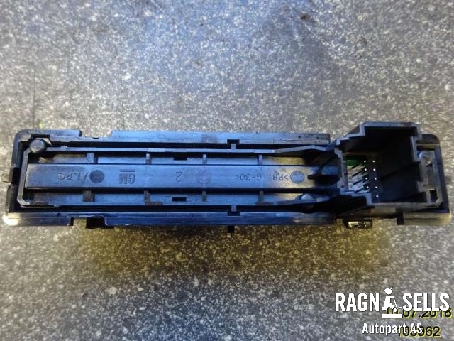 Bryter nødblink til Opel Astra J 2010-2015  (1240310|13285122|)