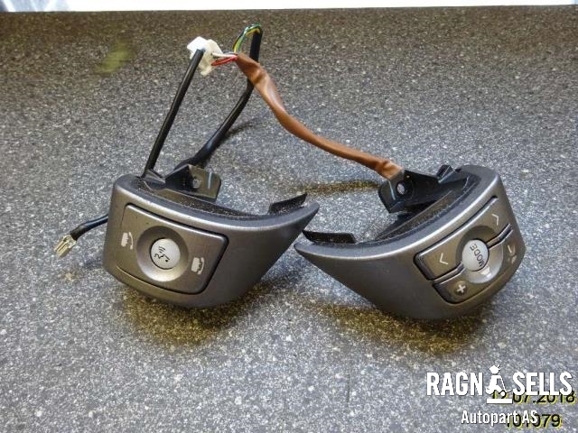 Bryter diverse til Toyota RAV4, 2006-2009 (Type III, Fase 1)  (8425042010)